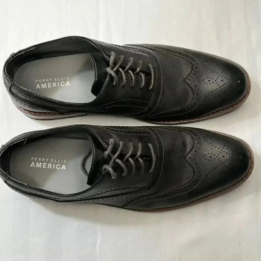 Perry Ellis gray bucks/shoes size 11 1/2